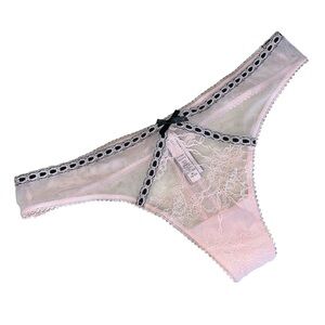 2021 Victoria’s Secret Dream Angels Thong Size Medium NWT